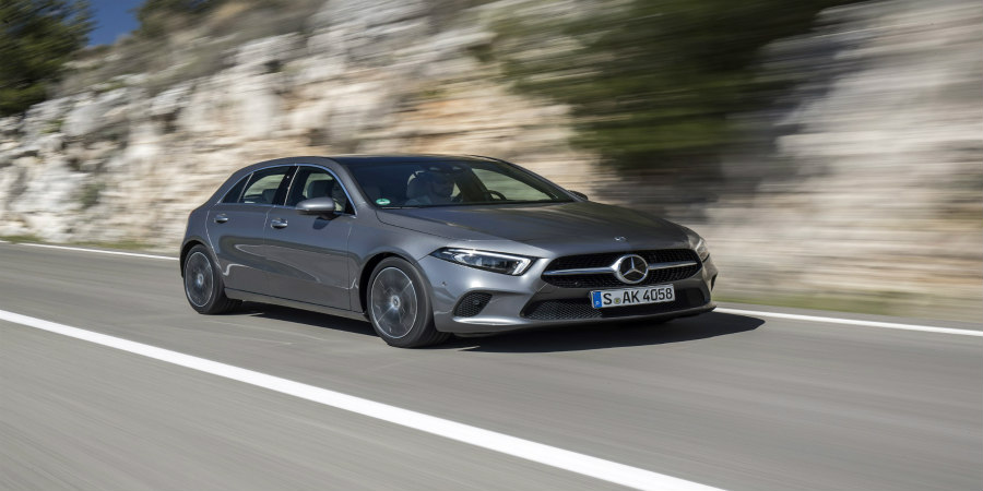 Η Mercedes-Benz κρατά την πρώτη θέση στις πωλήσεις της premium κατηγορίας 